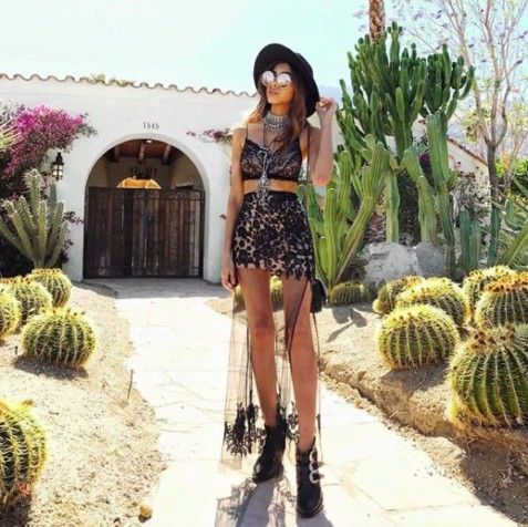 Palm Springs photo spot, doorway with cactus